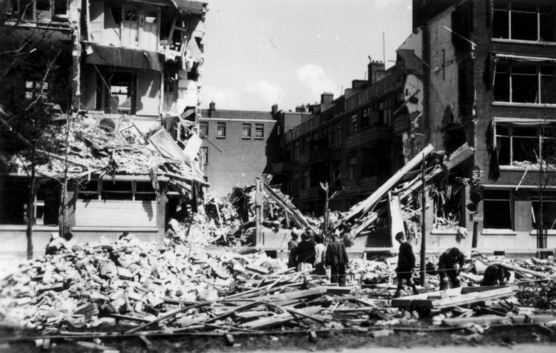 foto van verwoeste panden aan de Savornin Lohmanlaan 122-126