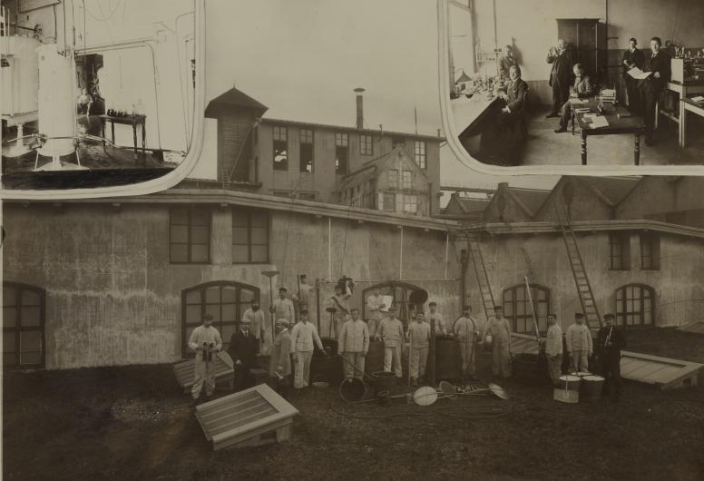 Groepsfoto van personeel van de gistkelder en het laboratorium op het terrein van de Oranjeboombrouwerij. 1902 NL-RtSA_4100_2007-2898-7